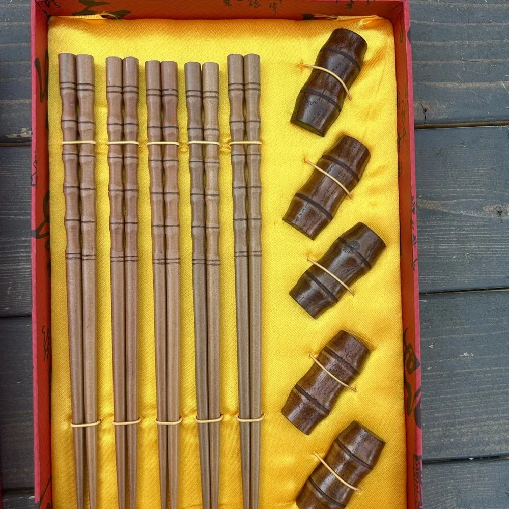 SET‎ 5 Pairs Chopsticks/Rests/Gift Box Wood Pyrograph Carved New In Box